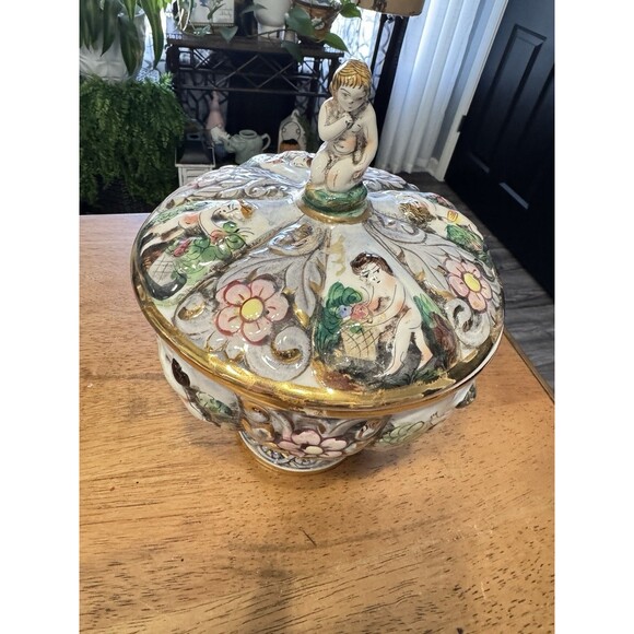 Capodimonte Italy Pedestal Covered Dish-Signed Numbered 1366/76 - Picture 2 of 7